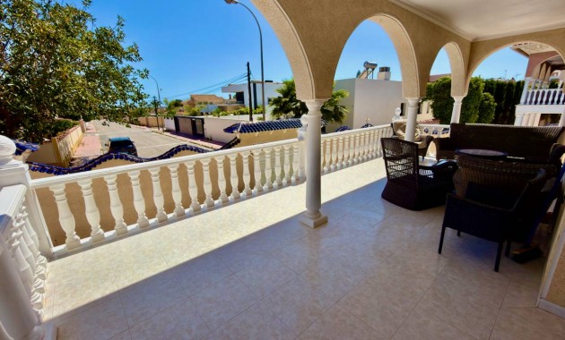 Sale - Villa -
Ciudad Quesada - Urbanizaciones