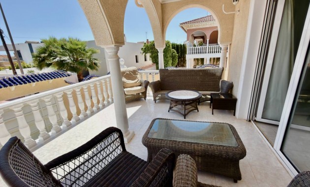 Sale - Villa -
Ciudad Quesada - Urbanizaciones