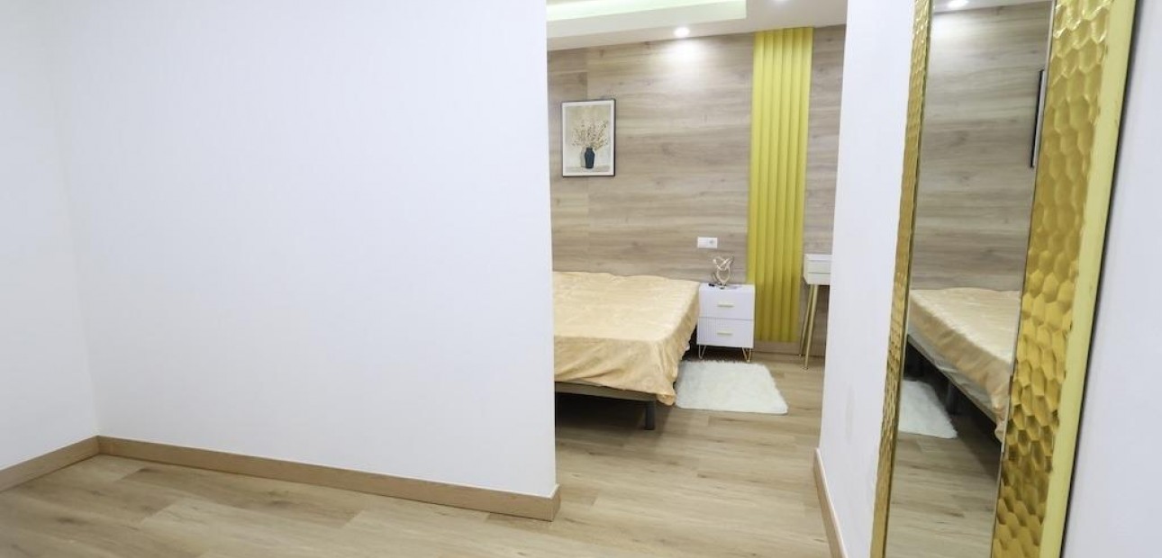 Sale - Bungalow -
Torrevieja - La Siesta - El Salado - Torreta