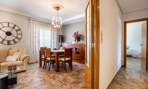 Herverkoop - Detached Villa -
Elche - La Hoya