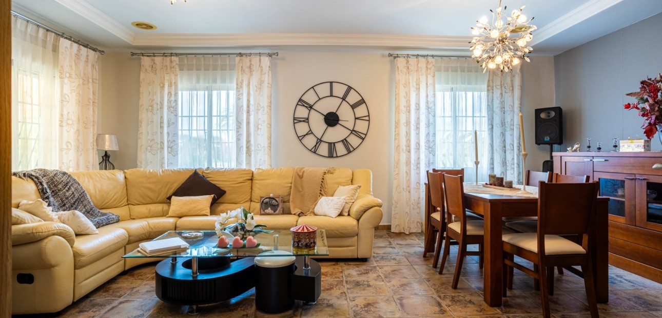 Herverkoop - Detached Villa -
Elche - La Hoya