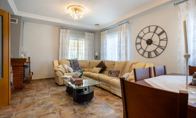 Herverkoop - Detached Villa -
Elche - La Hoya