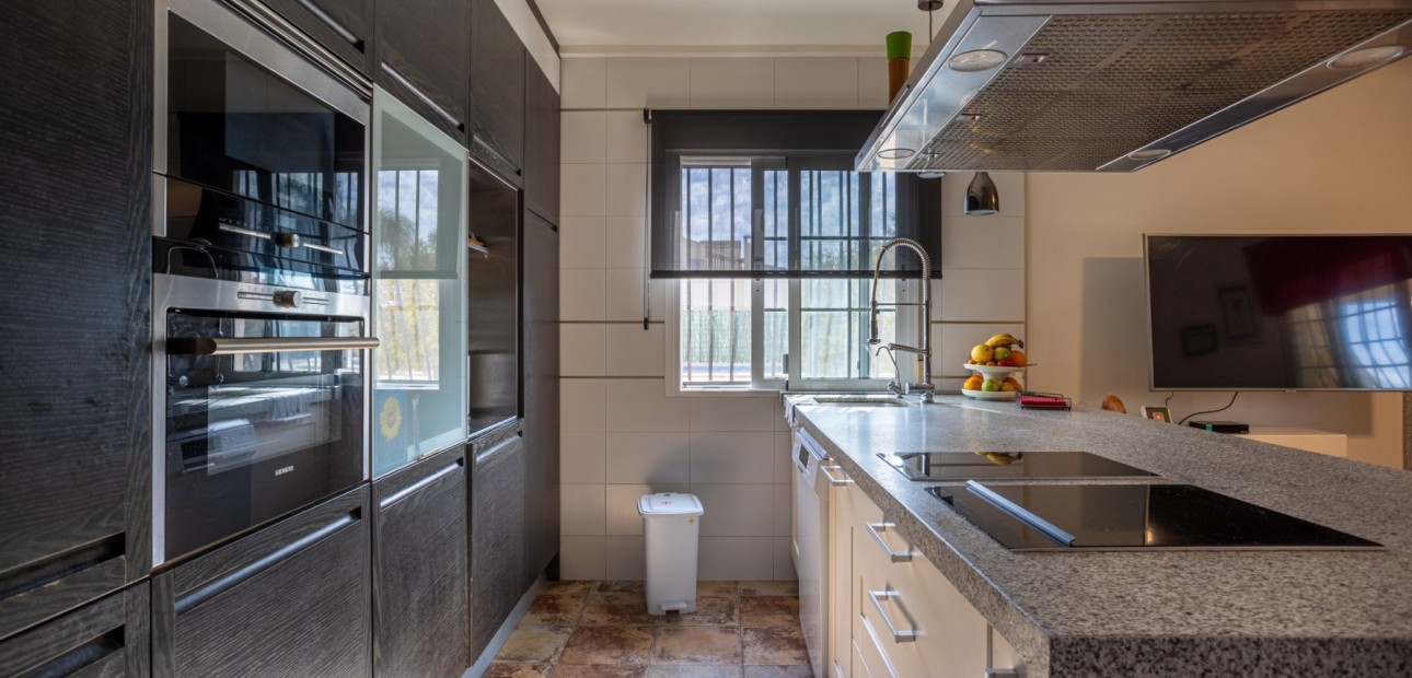 Herverkoop - Detached Villa -
Elche - La Hoya