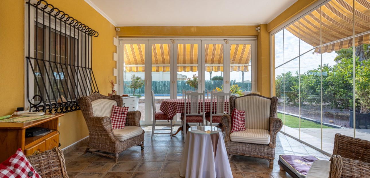 Herverkoop - Detached Villa -
Elche - La Hoya