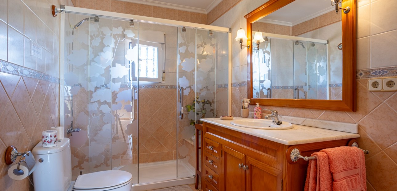 Herverkoop - Detached Villa -
Elche - La Hoya