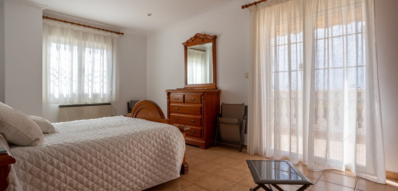 Herverkoop - Detached Villa -
Elche - La Hoya
