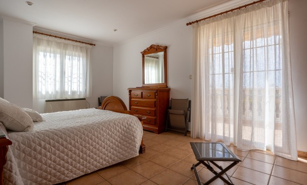 Herverkoop - Detached Villa -
Elche - La Hoya