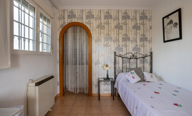Herverkoop - Detached Villa -
Elche - La Hoya