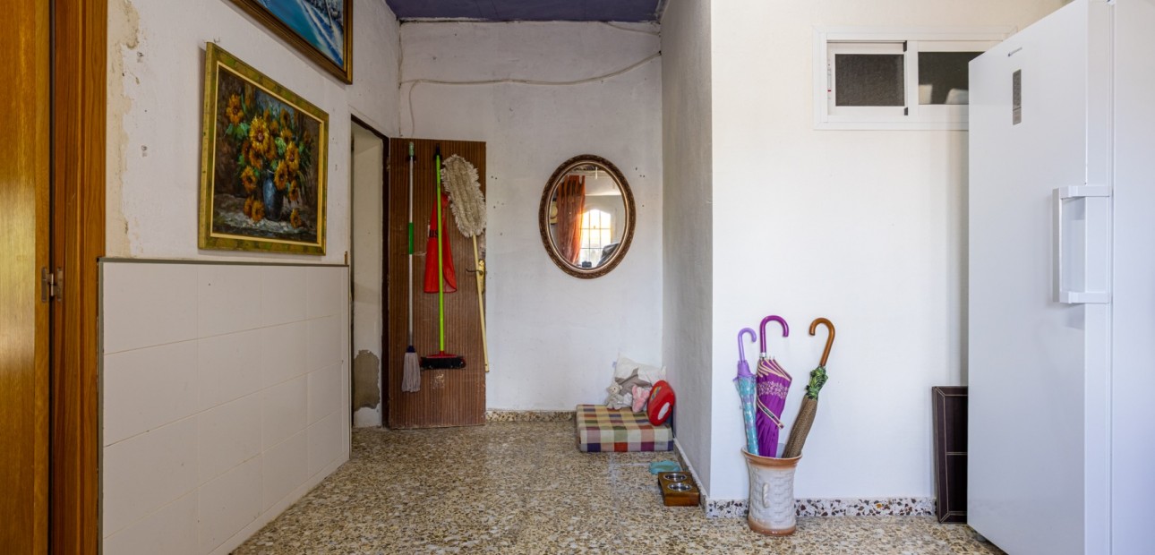 Herverkoop - Detached Villa -
Elche - La Hoya