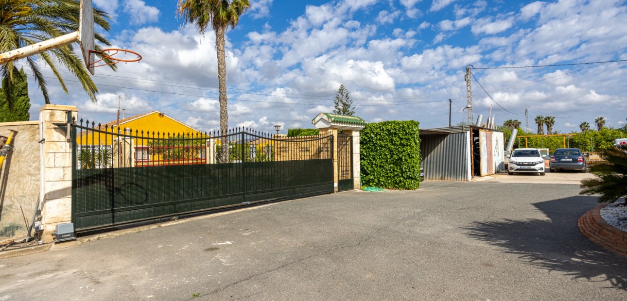 Herverkoop - Detached Villa -
Elche - La Hoya