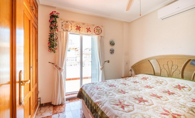 Herverkoop - Terraced house -
Orihuela Costa - Playa Flamenca