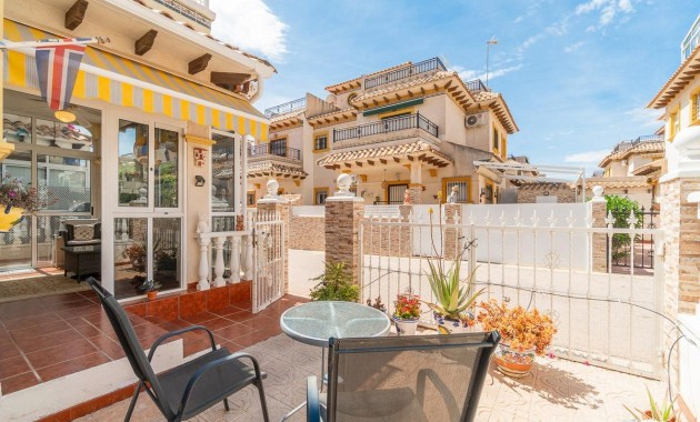 Herverkoop - Terraced house -
Orihuela Costa - Playa Flamenca