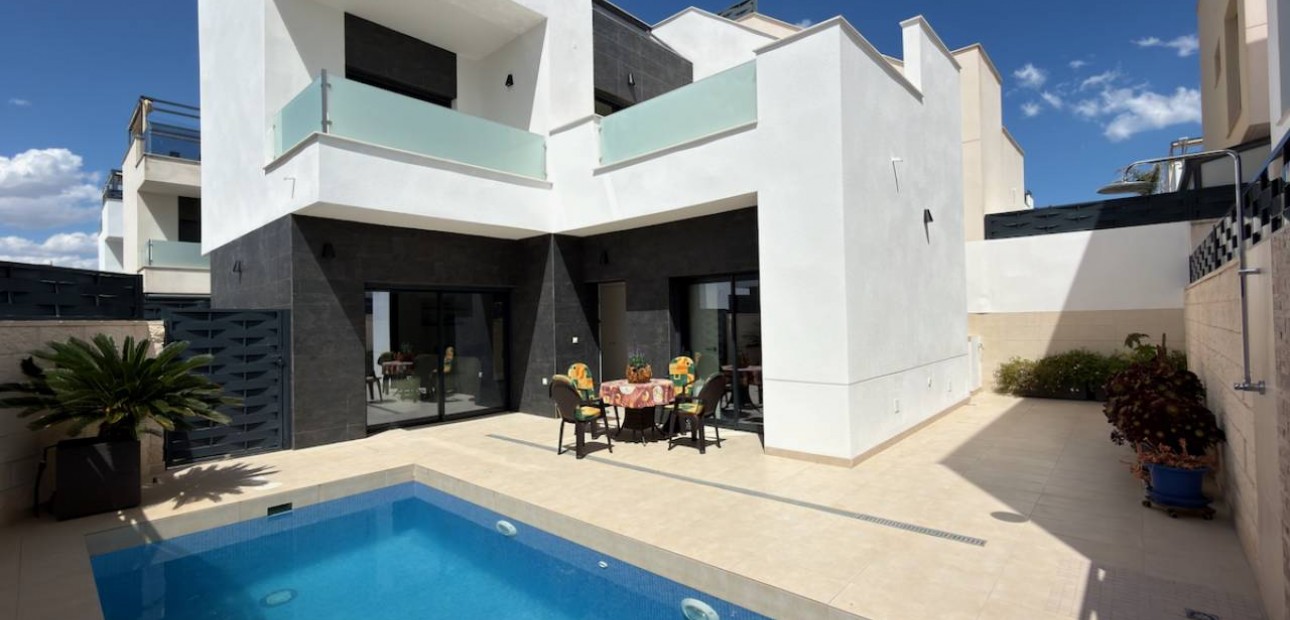 Sale - Villa -
Benijofar