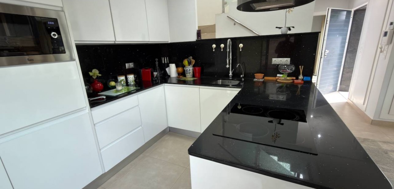 Sale - Villa -
Benijofar