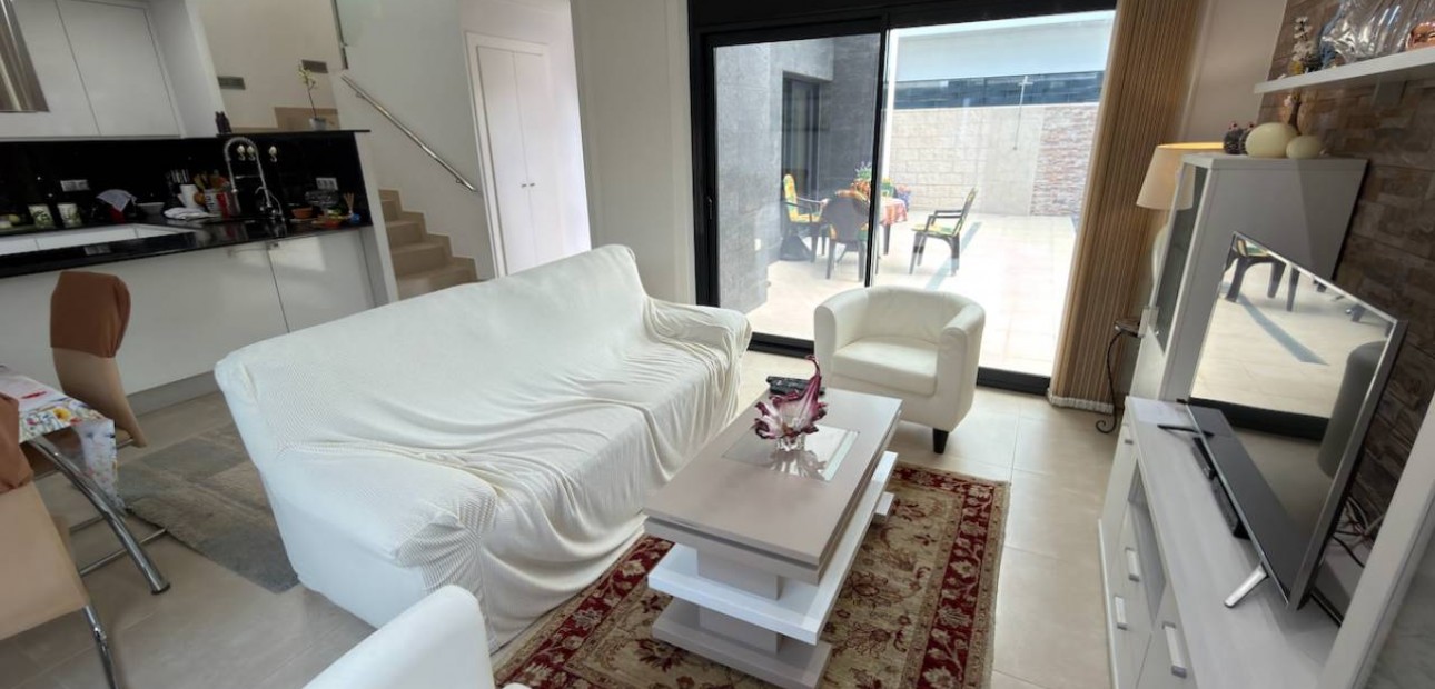 Sale - Villa -
Benijofar