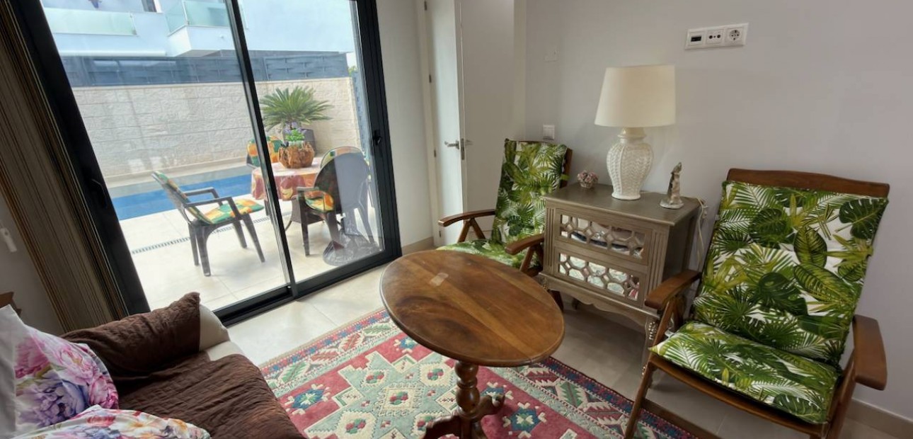 Sale - Villa -
Benijofar