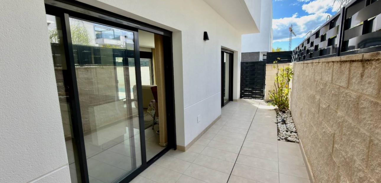 Sale - Villa -
Benijofar