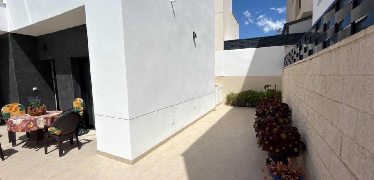 Sale - Villa -
Benijofar
