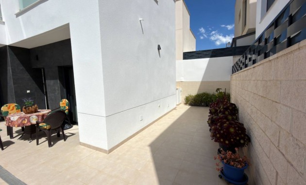 Sale - Villa -
Benijofar