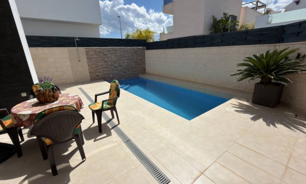 Sale - Villa -
Benijofar