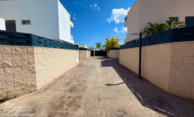 Sale - Villa -
Benijofar