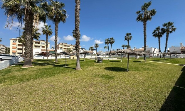 Sale - Apartment / flat -
Orihuela Costa - La Chismosa