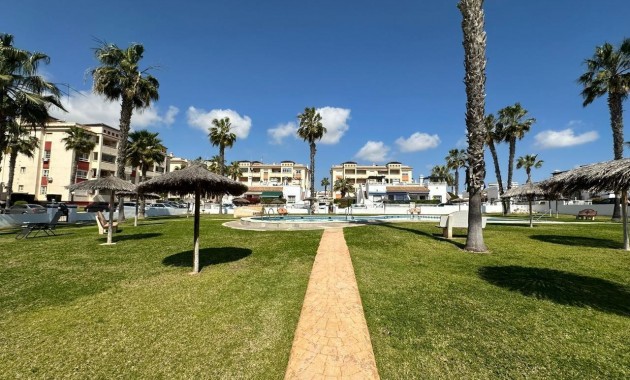 Sale - Apartment / flat -
Orihuela Costa - La Chismosa