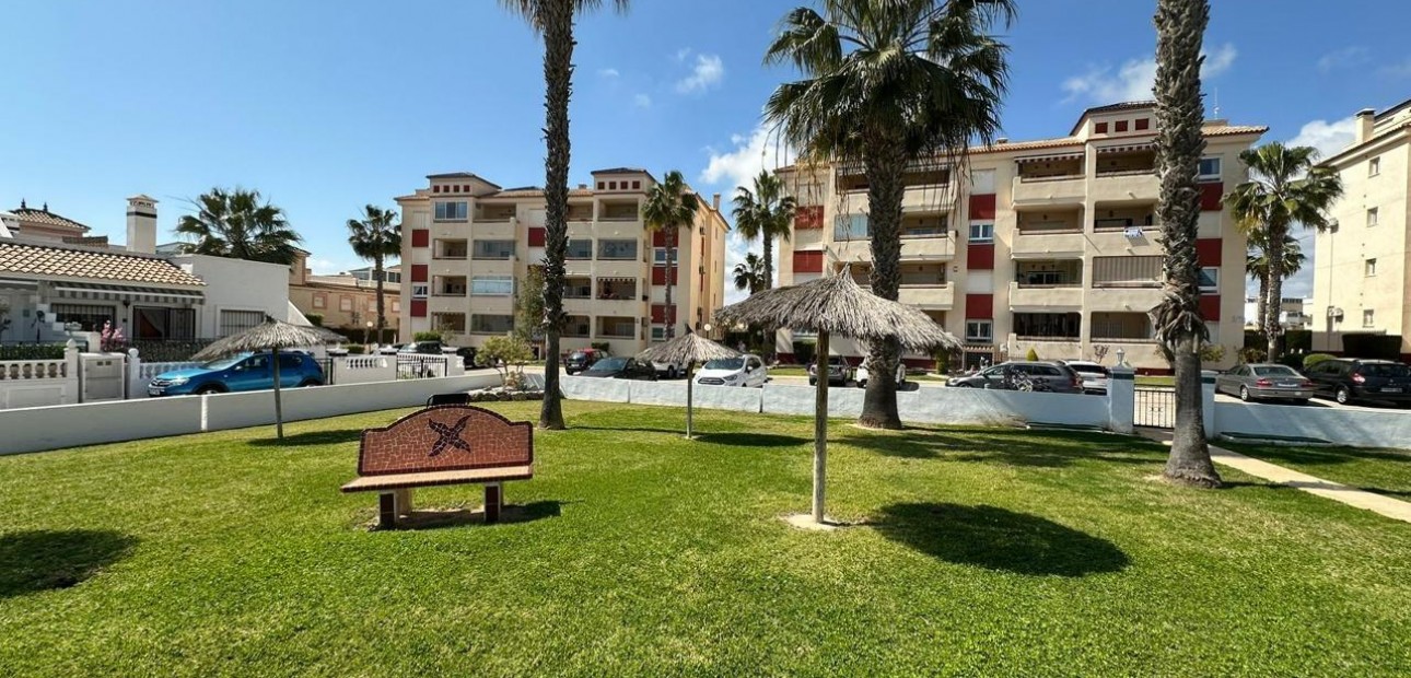 Sale - Apartment / flat -
Orihuela Costa - La Chismosa