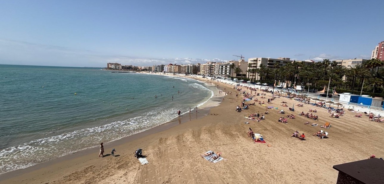 Sale - Apartment / flat -
Torrevieja - Los Frutales