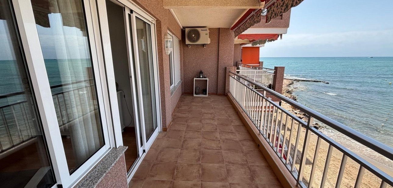 Sale - Apartment / flat -
Torrevieja - Los Frutales