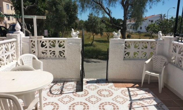 Sale - Bungalow -
Torrevieja - La Siesta - El Salado - Torreta