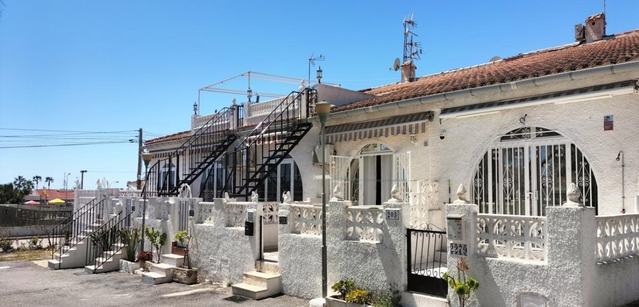 Sale - Bungalow -
Torrevieja - La Siesta - El Salado - Torreta