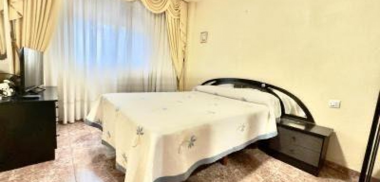 Sale - Bungalow -
Rojales - Centro de la Ciudad Quesada