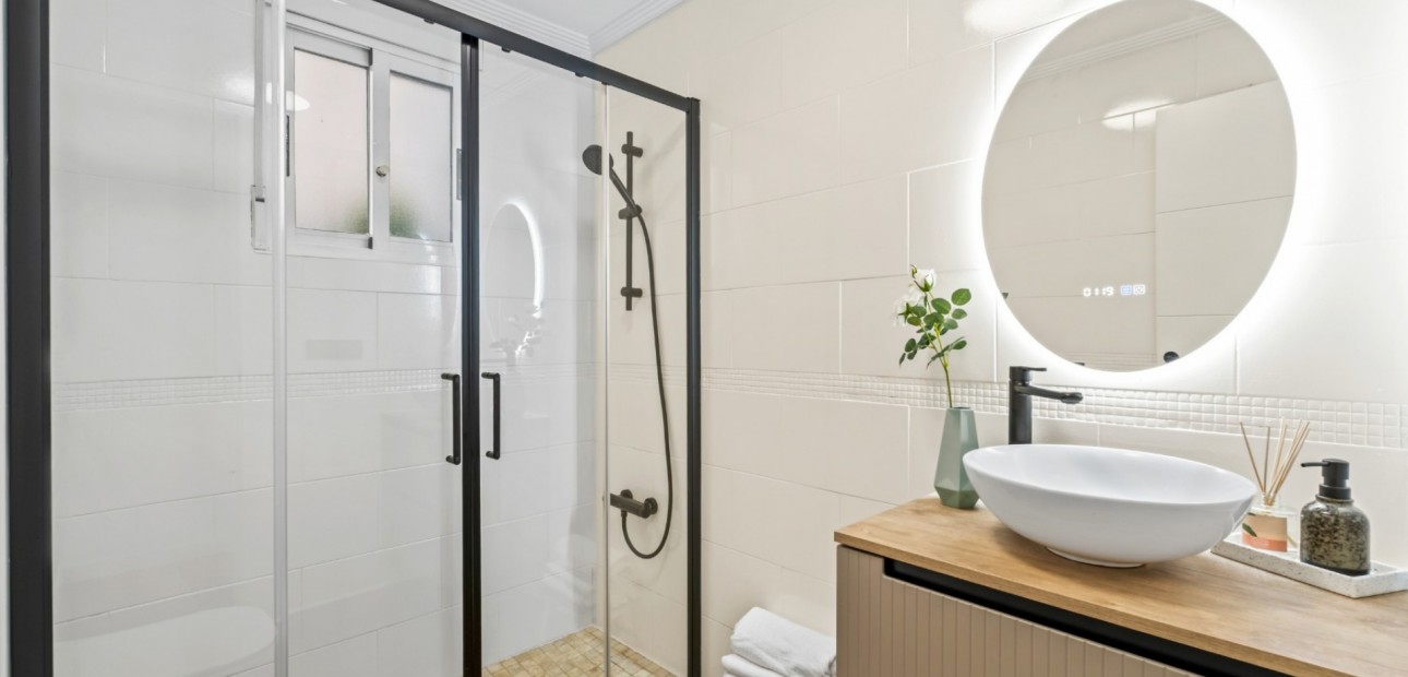 Sale - Apartment / flat -
Orihuela Costa - Playa Flamenca