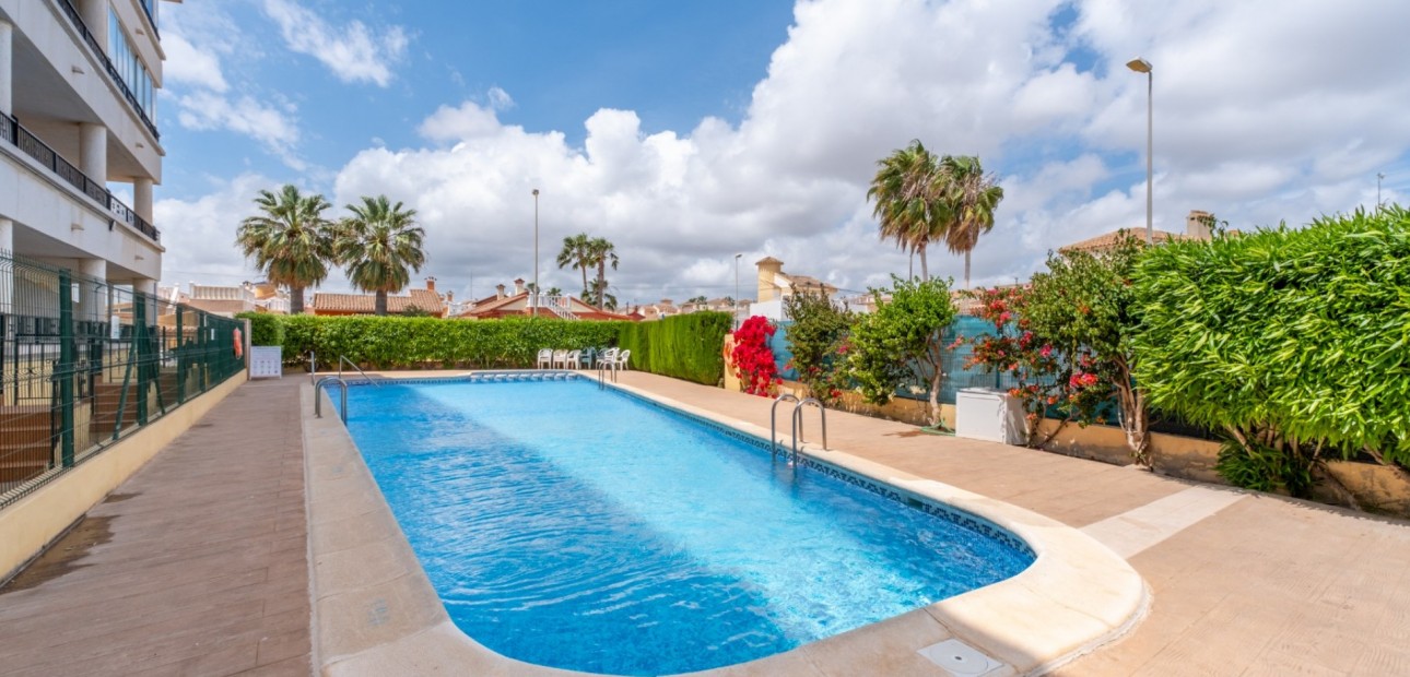 Sale - Apartment / flat -
Orihuela Costa - Playa Flamenca