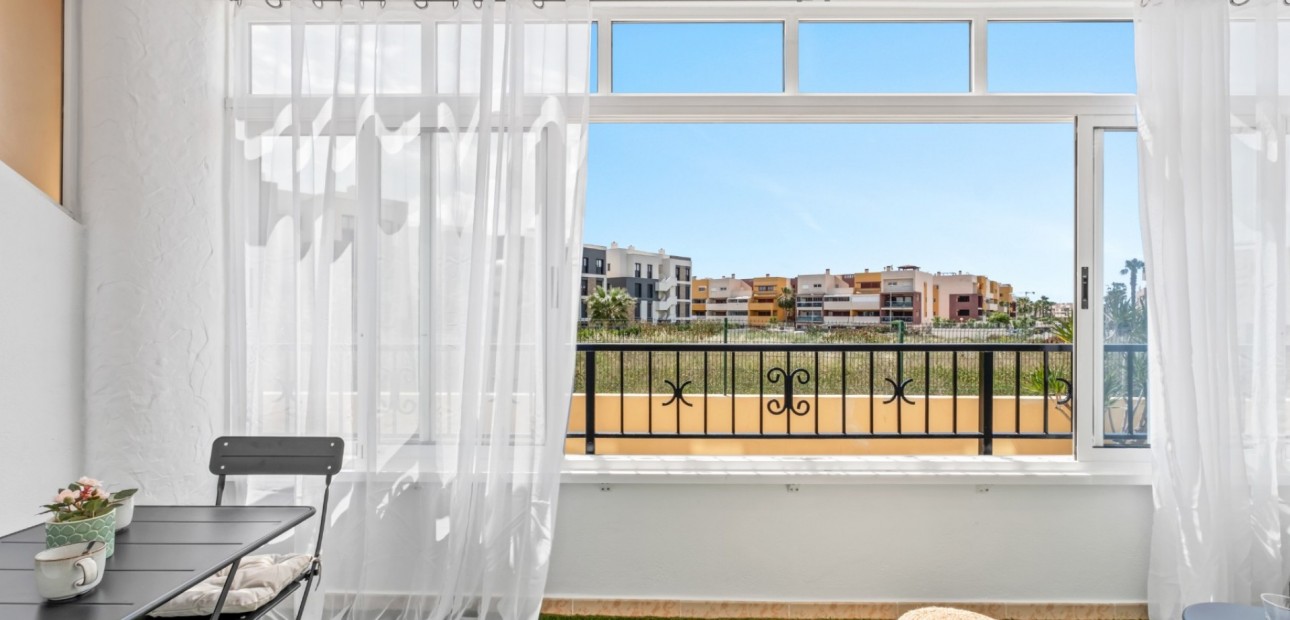 Sale - Apartment / flat -
Orihuela Costa - Playa Flamenca