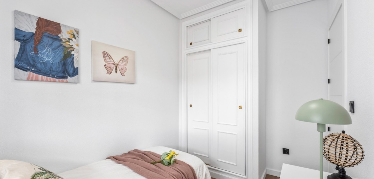 Sale - Apartment / flat -
Orihuela Costa - Playa Flamenca