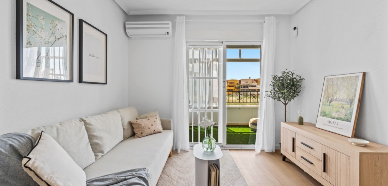 Sale - Apartment / flat -
Orihuela Costa - Playa Flamenca