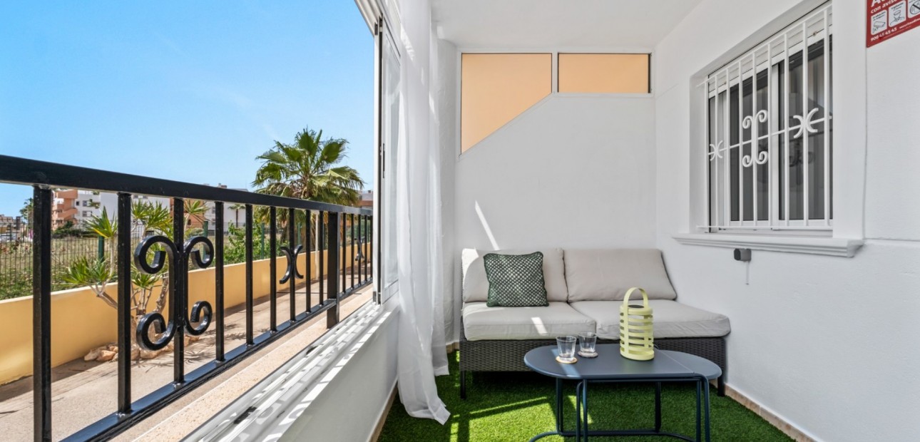 Sale - Apartment / flat -
Orihuela Costa - Playa Flamenca