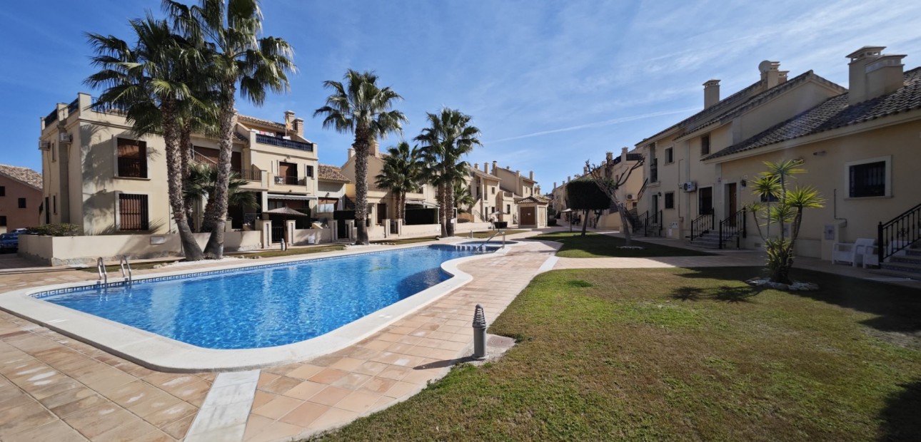 Sale - Apartment / flat -
Algorfa - La Finca Golf Resort