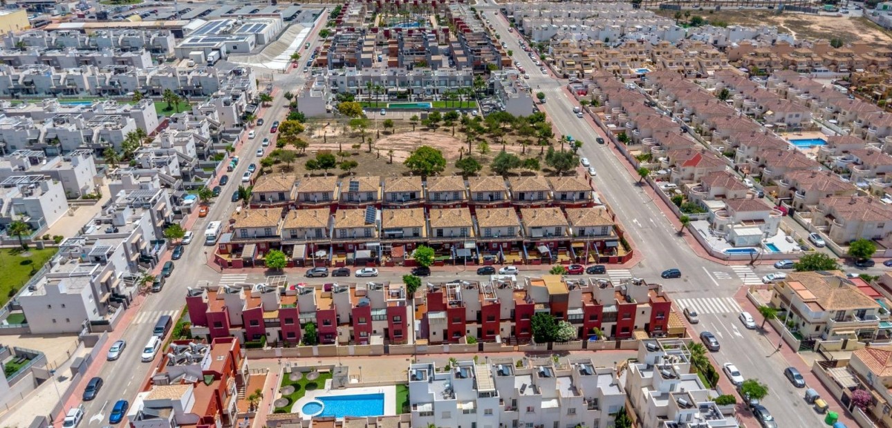 Sale - Townhouse -
Torrevieja - Aguas Nuevas