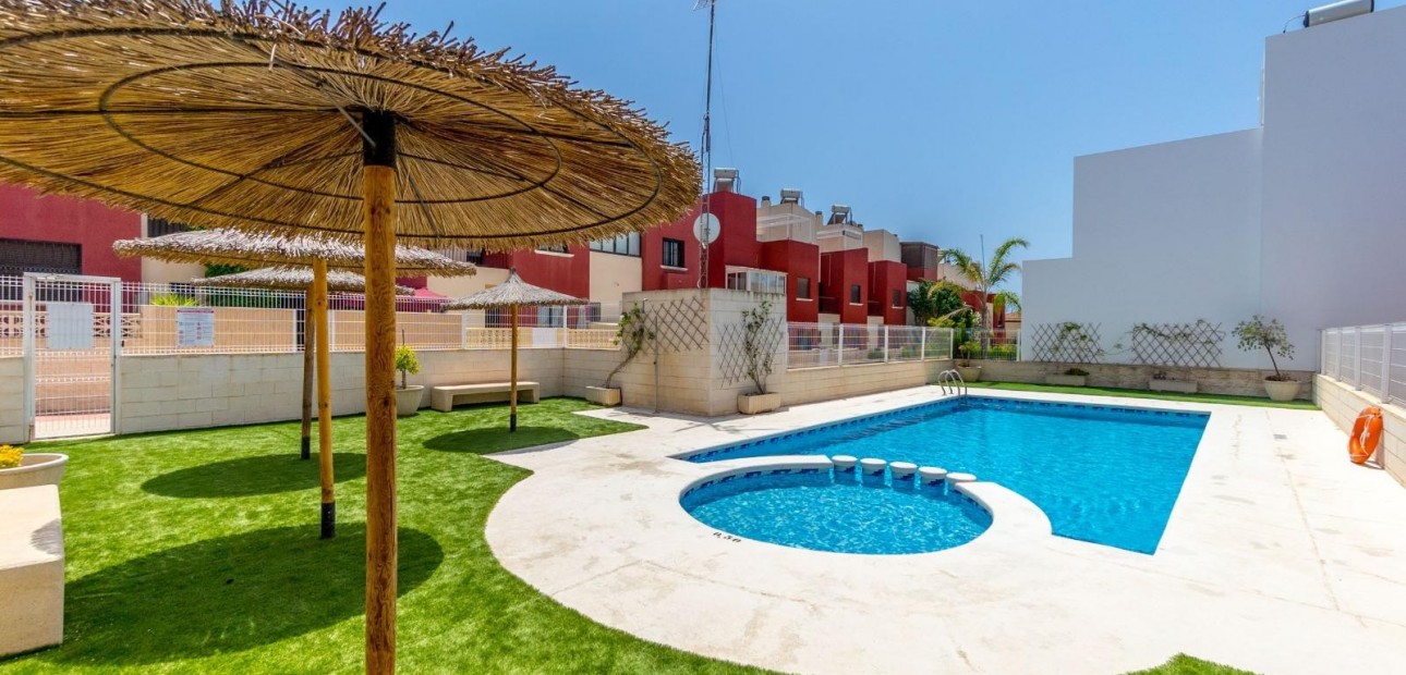 Sale - Townhouse -
Torrevieja - Aguas Nuevas