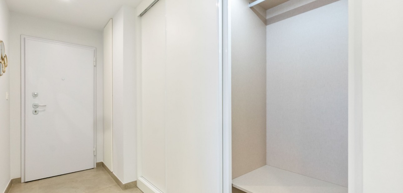 Sale - Apartment / flat -
Torrevieja - Playa Del Cura