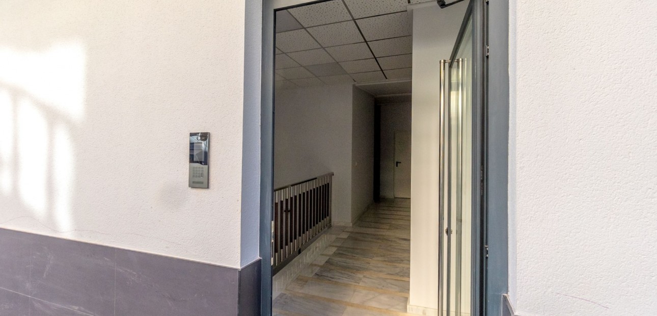 Sale - Apartment / flat -
Torrevieja - Playa Del Cura