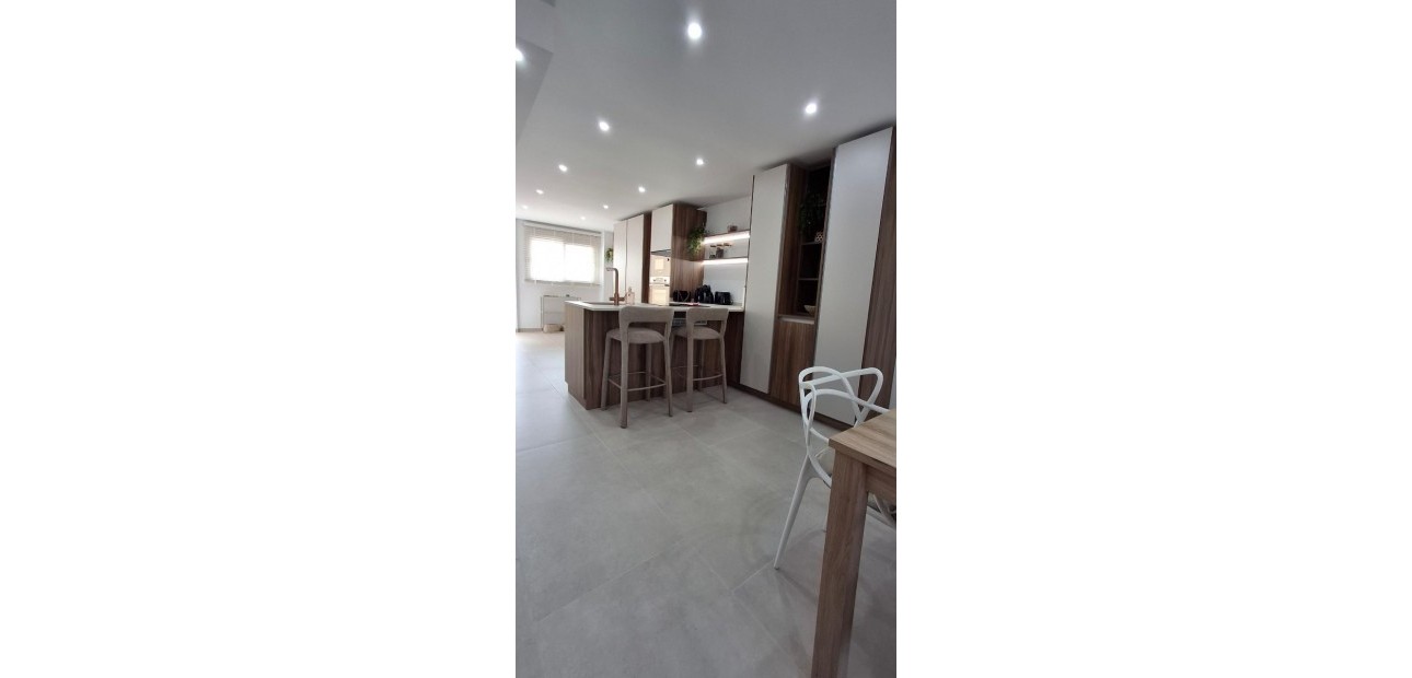 Venta - Apartamento / piso -
Torrevieja - Playa Acequion