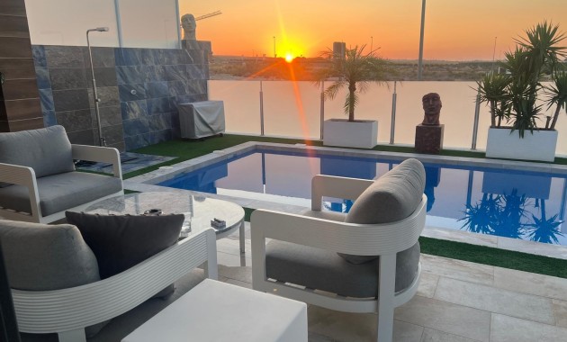 Sale - Detached Villa -
Los Montesinos - Entre Naranjos / Vistabella Golf