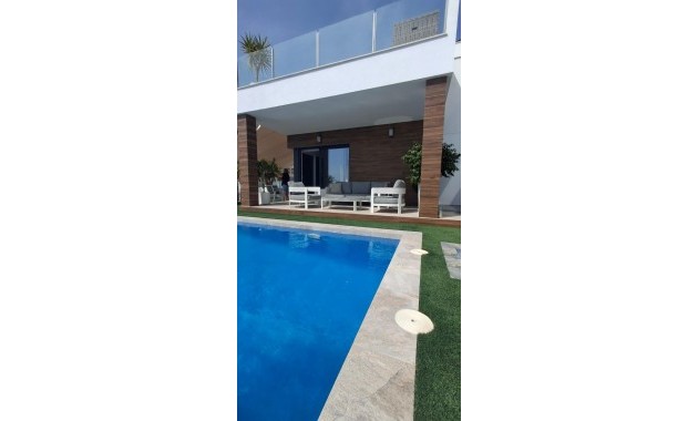 Sale - Detached Villa -
Los Montesinos - Entre Naranjos / Vistabella Golf