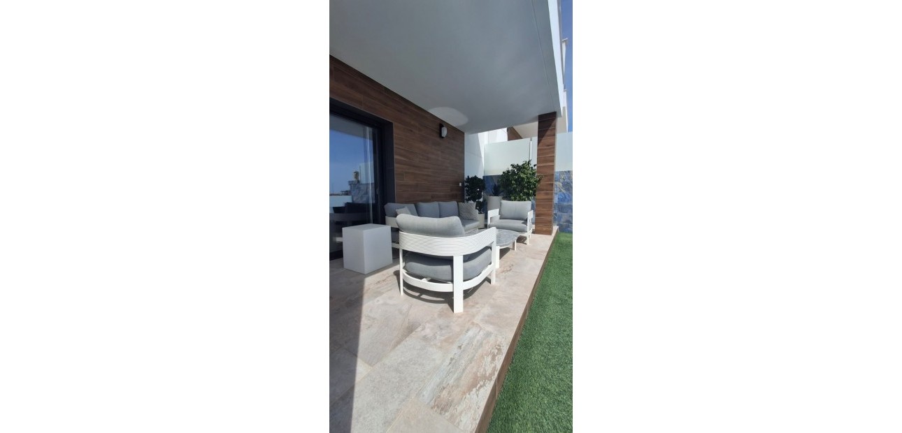 Sale - Detached Villa -
Los Montesinos - Entre Naranjos / Vistabella Golf