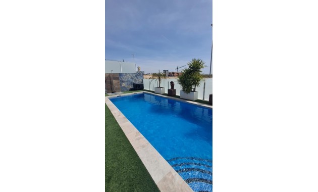 Sale - Detached Villa -
Los Montesinos - Entre Naranjos / Vistabella Golf