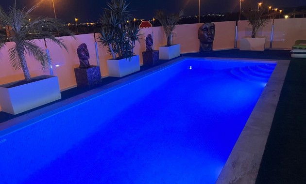 Sale - Detached Villa -
Los Montesinos - Entre Naranjos / Vistabella Golf